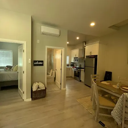 Van Nuys Luxury, Near To Universal Studios, And Hollywood